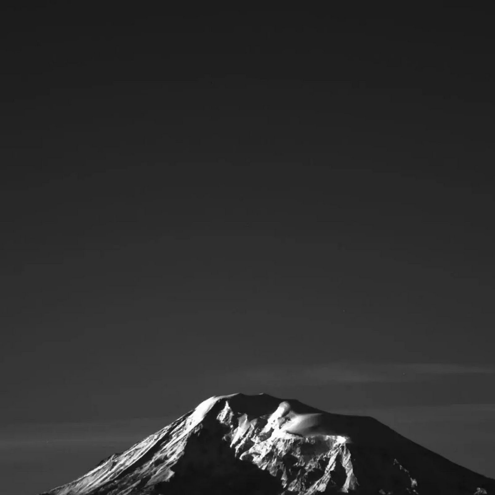 Download Majestic Snowy Mountain Peak Full HD iPhone