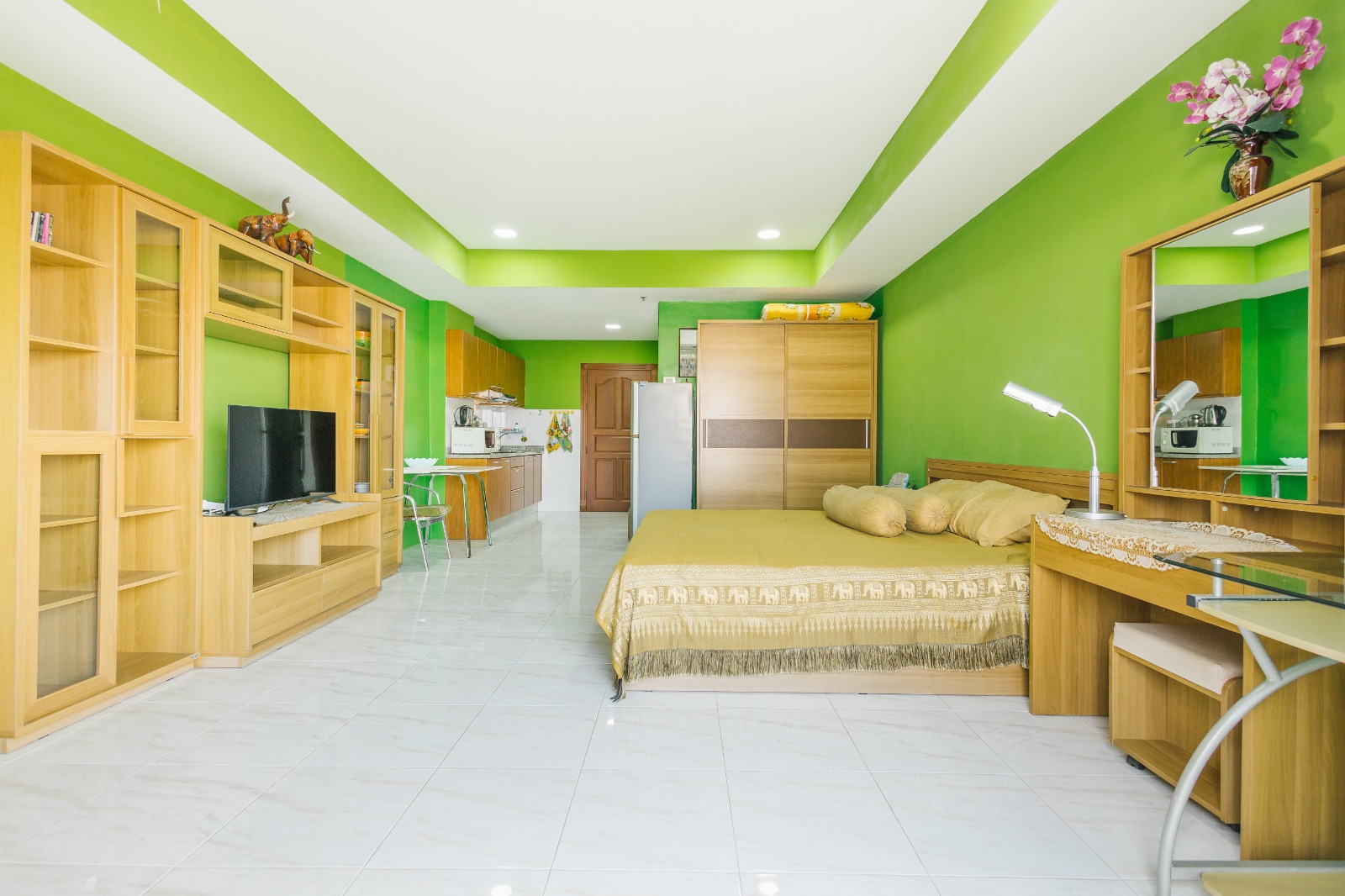 Zire A - 2 Bed, Floor 38 5