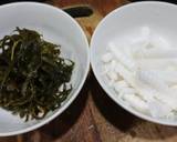 Đậu xanh vo sạch cho vô nồi nấu với 1 lít nước, phổ tai rửa sạch, dừa non cắt miếng vừa ăn.
