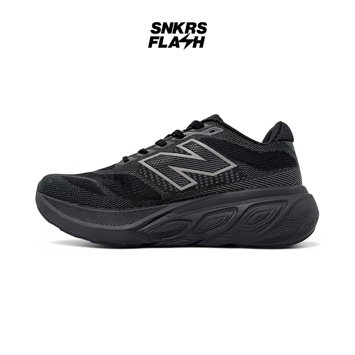 NEW BALANCE 880 TRIPLE BLACK - Size 42