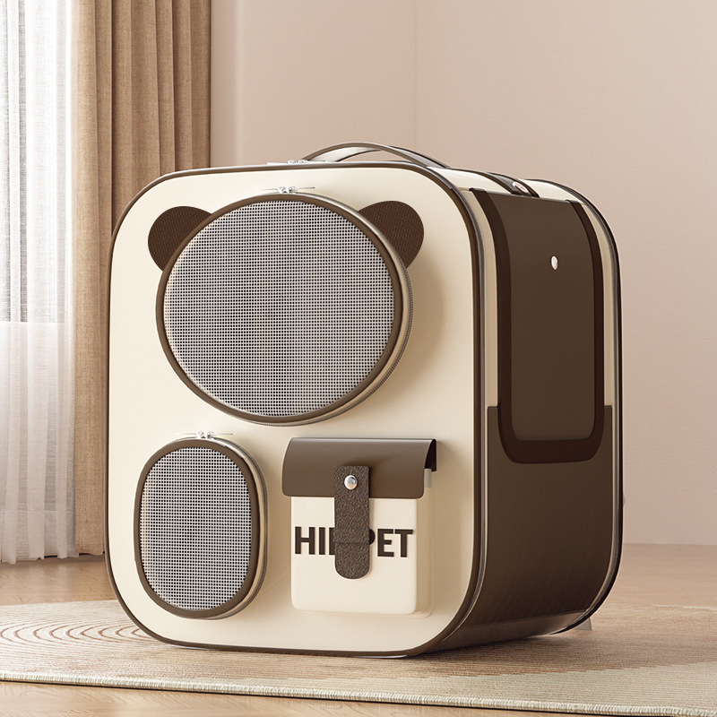 Transport box for pets with wheels