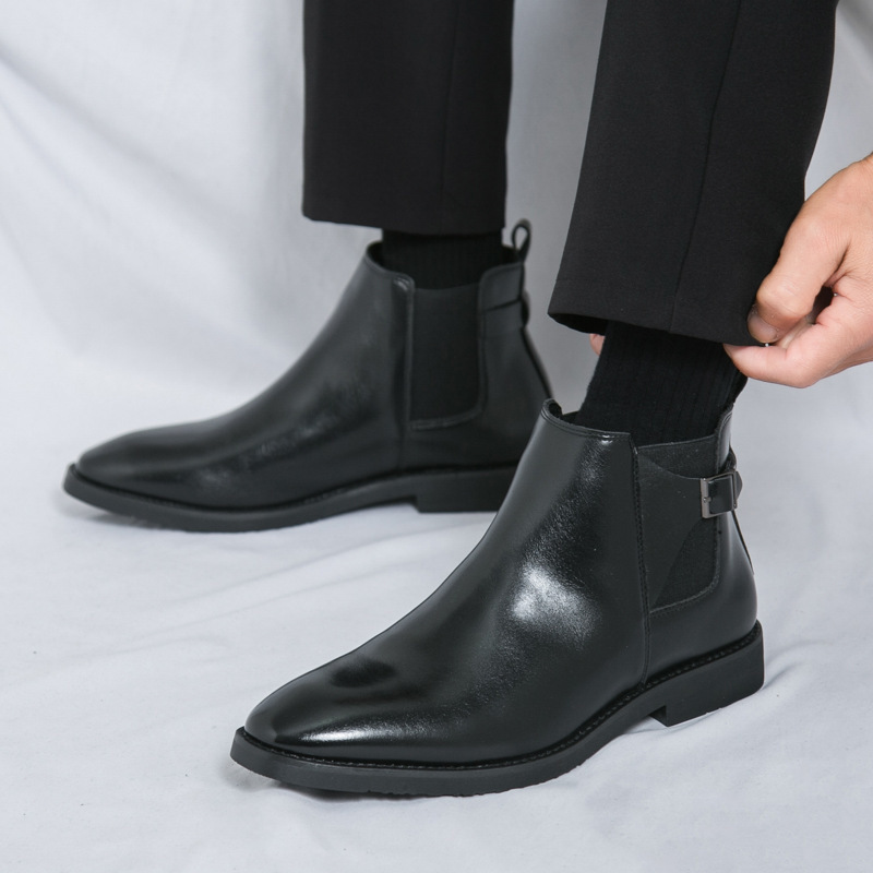 Klassische Herren-Lederstiefeletten im Chelsea-Stil