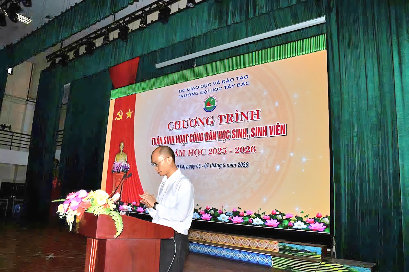 Trường Đại học Tây Bắc tổ chức chương trình tuần sinh hoạt công dân cho các tân sinh viên k66 đại học hệ Chính quy