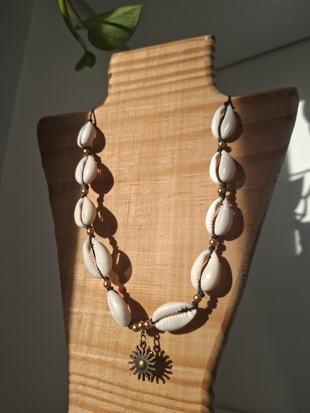 Colar sol (deslizar, diferentes tipos de modelos)