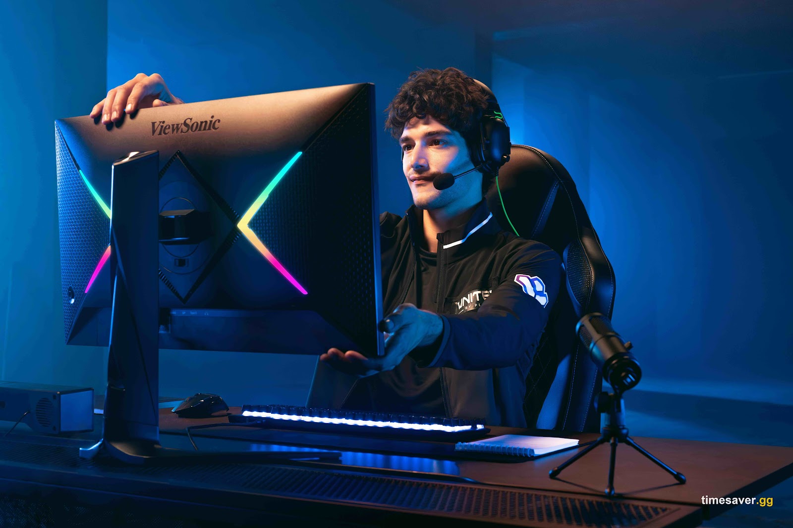 A player dialed in at a high-refresh gaming monitor — a stable, capped frame rate paired with low-latency mode is what turns raw FPS into won gunfights in MW4's no-bloom combat.