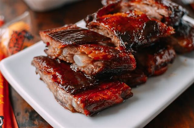 Sườn Nướng Nguyên Tảng Sốt BBQ