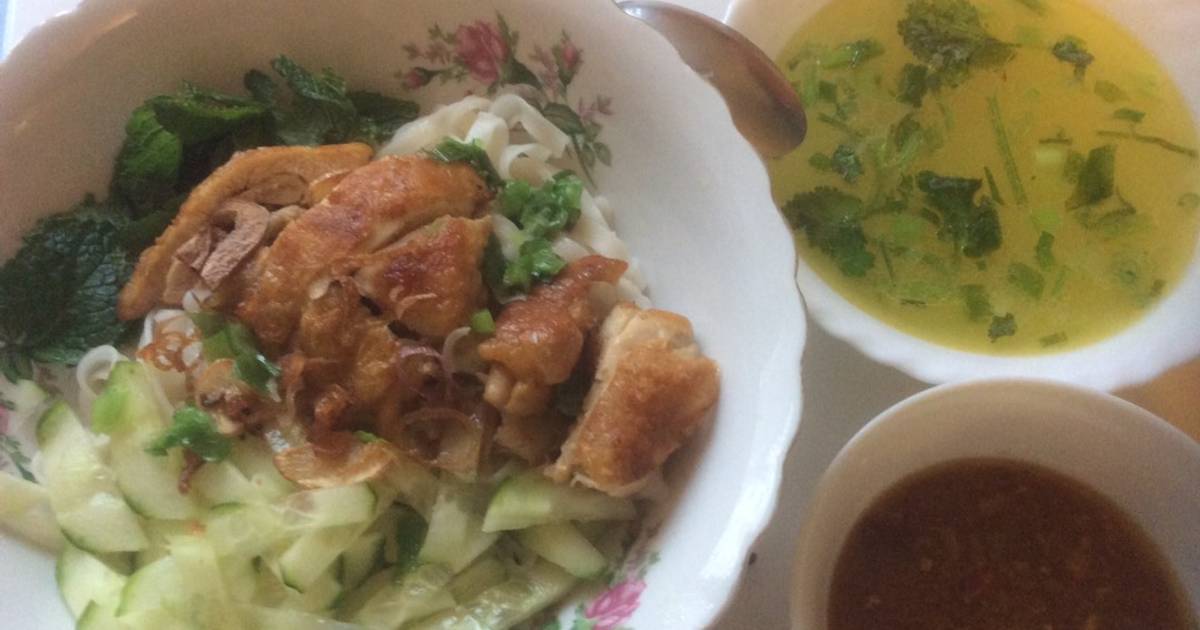 Phở gà trộn