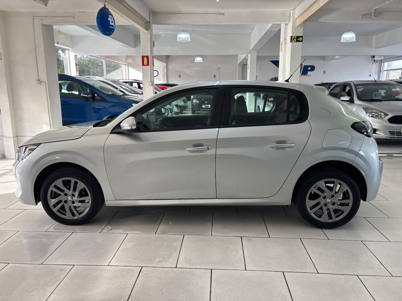Peugeot 208 - Foto 9