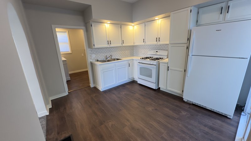Completed kitchen with new backsplash in Eureka Illinois