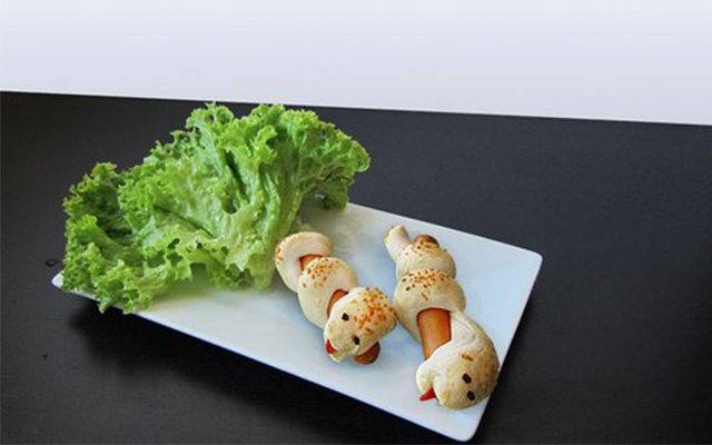Rắn Quấn Xúc Xích