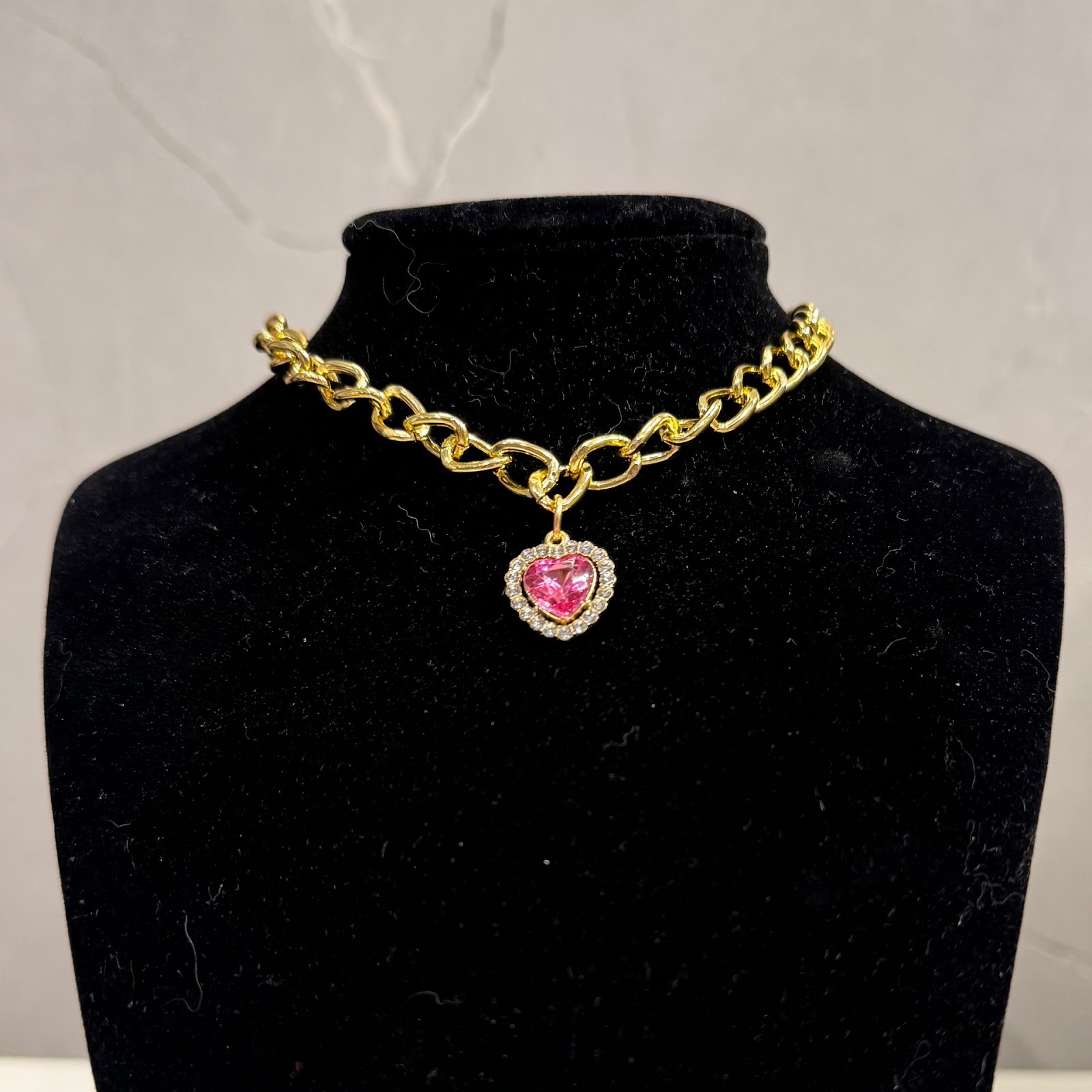 Halsband mit Kristallen und Perlen für Katzen und Hunde