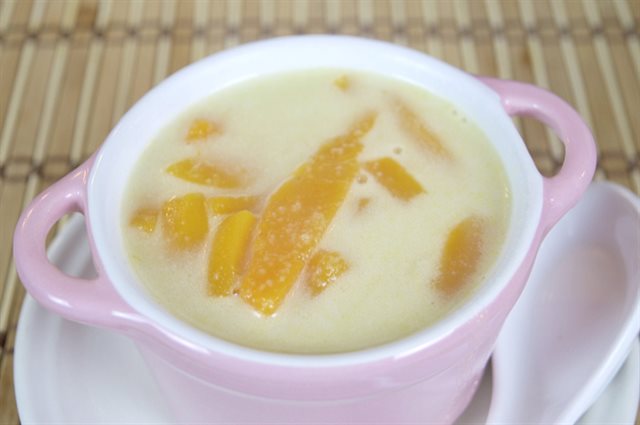 Chè Bí Đỏ Nước Cốt Dừa Béo Ngậy