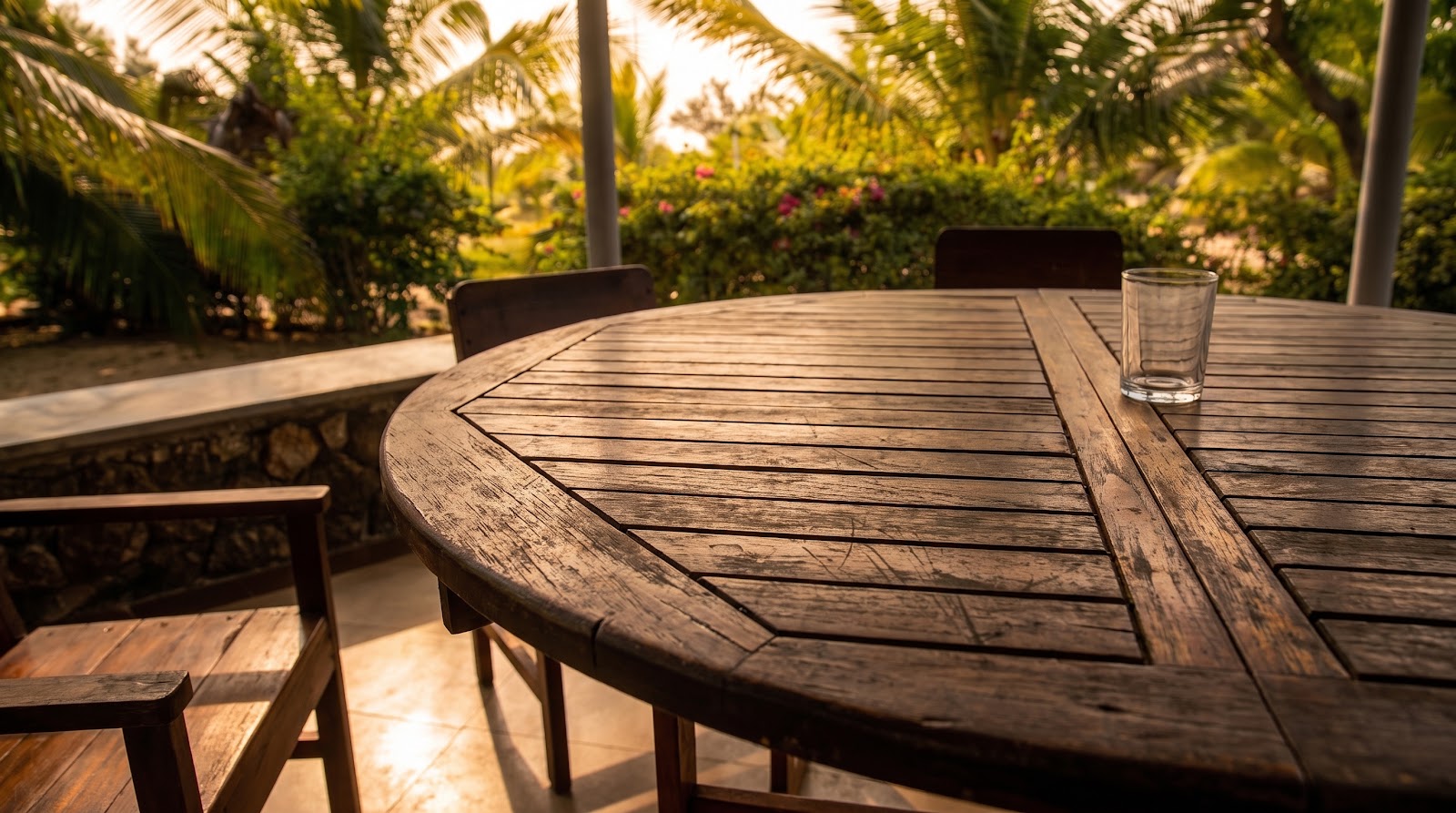 Garden-Side Al Fresco Dining Table
