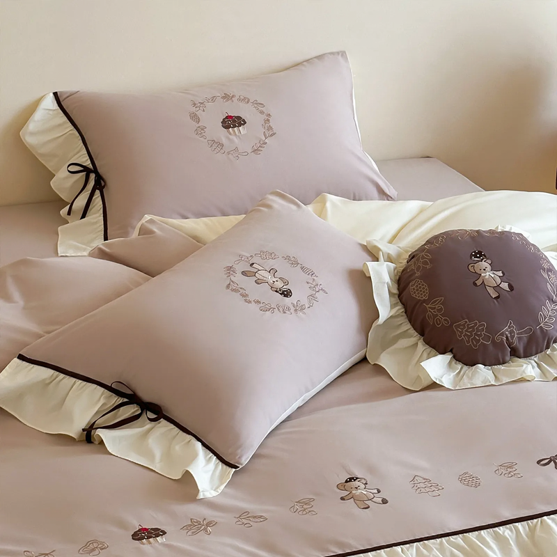 Cotton bedding with embroidery, princess style