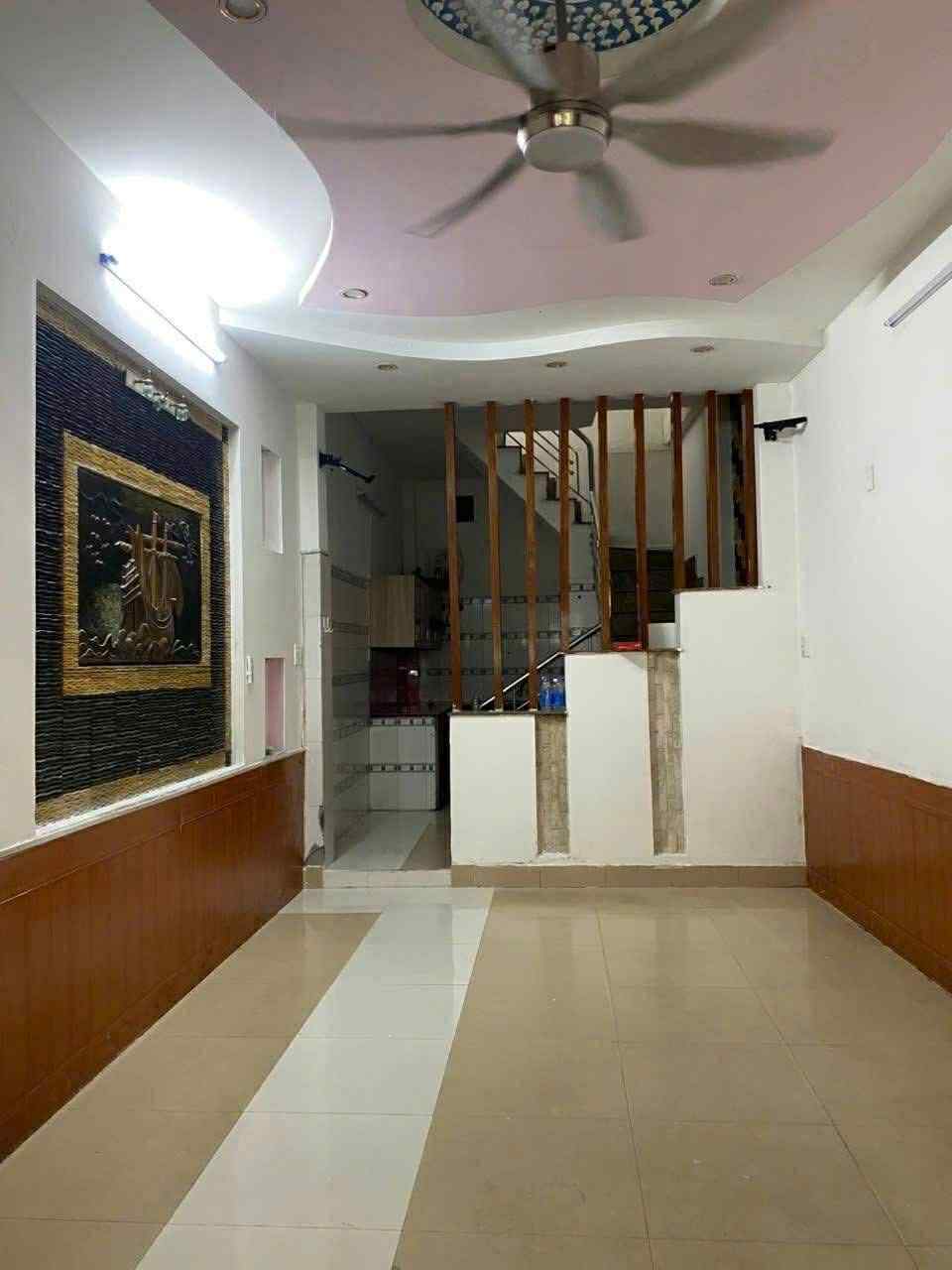 Cho thuê nhà nguyên căn 2 tầng - Mặt tiền đường Lê Trọng Tấn 2