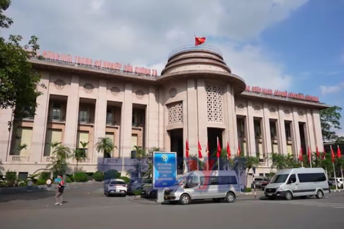 Giữ mặt bằng lãi suất: Áp lực mới, yêu cầu mới - Bnews