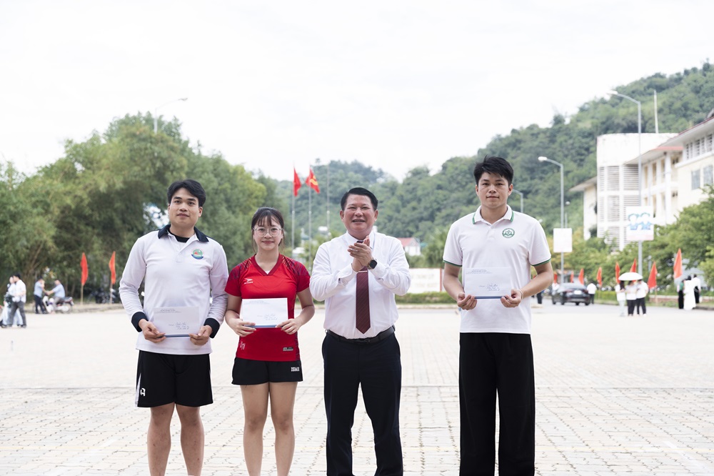 Tâm thế mới, khát vọng mới: Trường Đại học Tây Bắc long trọng tổ chức lễ Khai giảng năm học 2026-2027