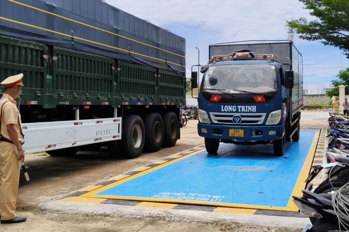 Đảm bảo an toàn giao thông từ việc kiểm soát xe chở vật liệu - Đài Phát thanh và truyền hình Hà Nội