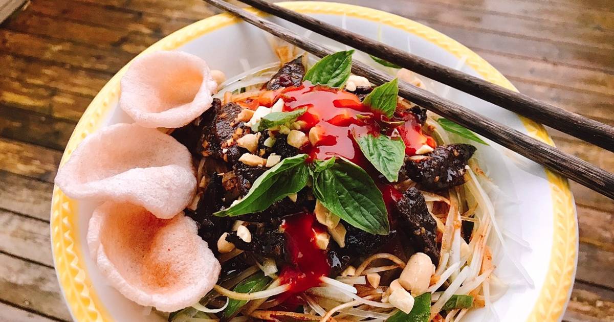Gỏi Đu Đủ Xanh Khô Gan Bò Đen - Huyền Thoại Lề Đường