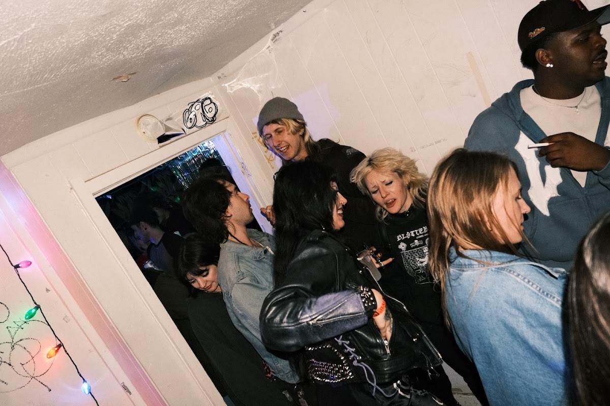 @tlau.photos_thelostandunfounds_2026-04-19_austin_last_night_033