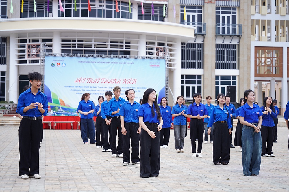Đoàn Trường Đại học Tây Bắc tổ chức thành công Chương trình Hội trại thanh niên