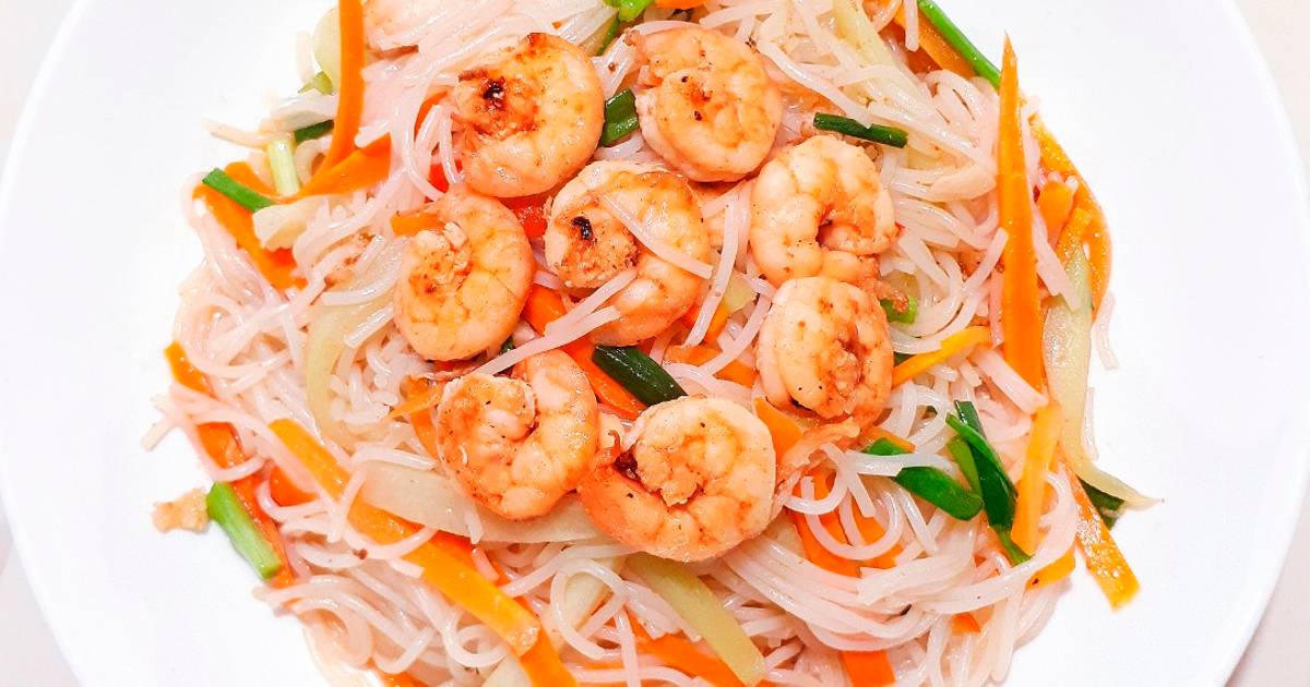 Bún trộn tôm chua cay