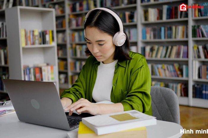 'Cú đêm' mùa thi: Đừng để thức khuya khiến nhan sắc và thị lực xuống dốc - Chuyên trang Tiêu Dùng - Tạp chí Gia Đình Việt Nam
