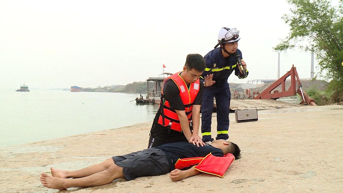 Chủ động phòng ngừa đuối nước cho trẻ em trong dịp hè - Đài Phát thanh và truyền hình Hà Nội