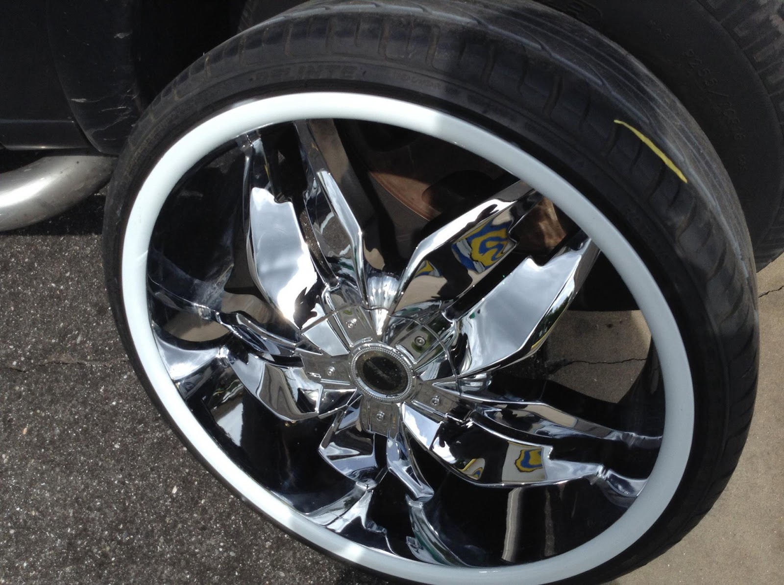 22 inch Lip Stick Rims