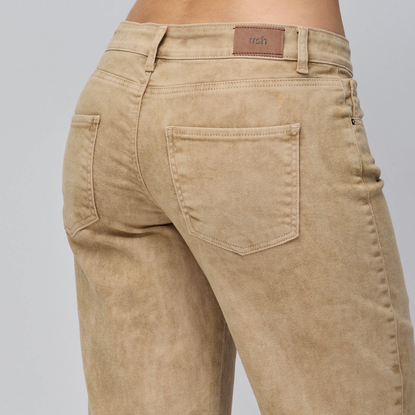 Jean vaquero flare tiro medio en denim licrado, color kaki dirty - Vista 5