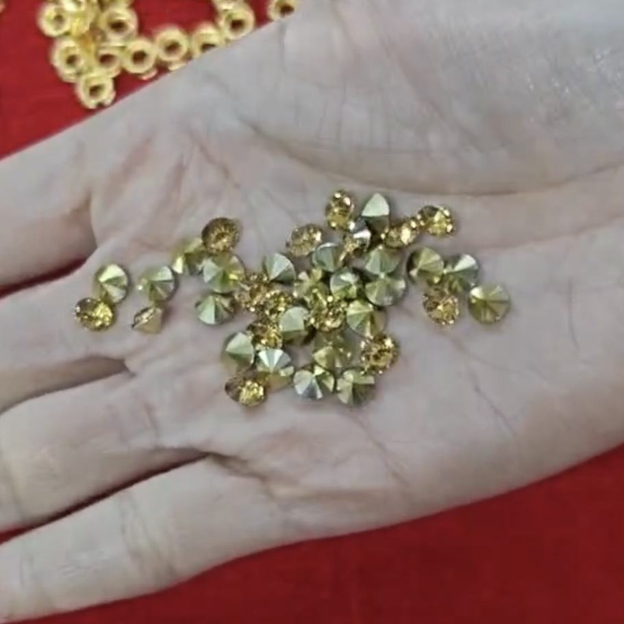 Base light Golden roundPedent Base Diamond (28 diamond) (pack of 50)