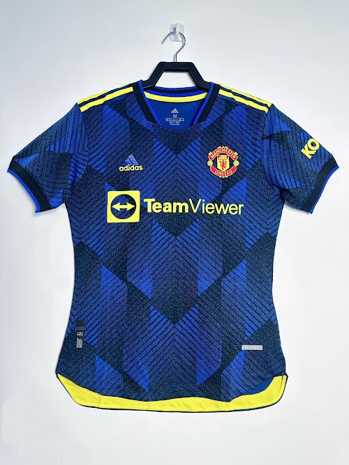 Tercera equipación del Manchester United 2021-22 (versión jugador).jpeg