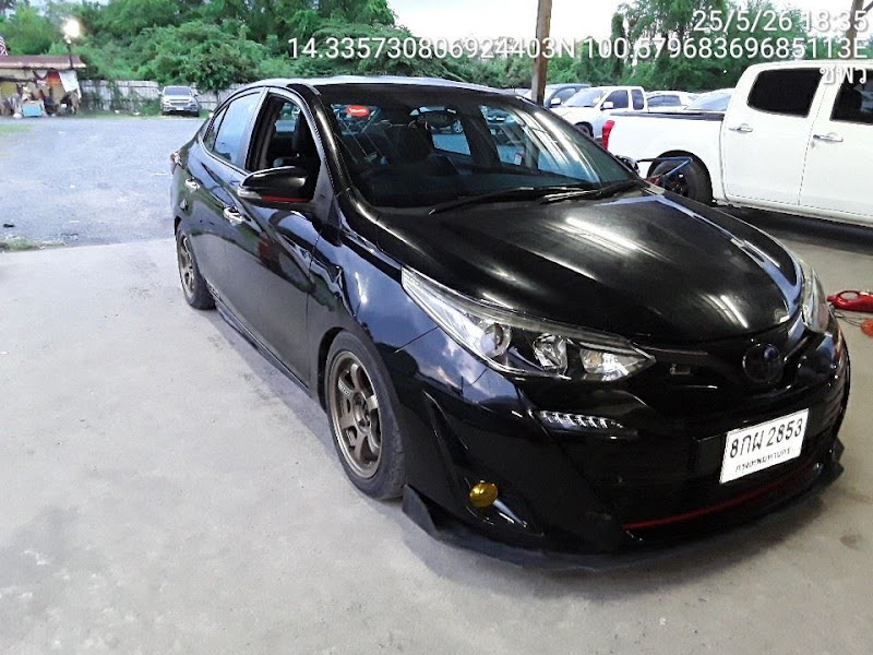 TOYOTA YARIS ATIV