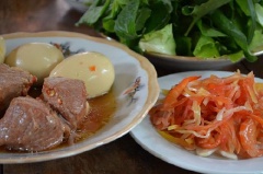 Thịt kho hột vịt nước dừa thành phẩm có màu sắc vàng nâu hấp dẫn, thịt kho mềm, thấm gia vị. Đặc biệt, với cách làm thịt kho trứng nước dừa này, càng đun lửa nhỏ, thịt sẽ càng săn, và thấm vị, đậm đà, ăn kèm cơm nóng nữa là tuyệt vời. Tùy vùng miền mà món thịt kho tàu được biến tấu khác nhau, món thịt kho trúng nước dừa này mang đậm hương vị miền Tây nhé.