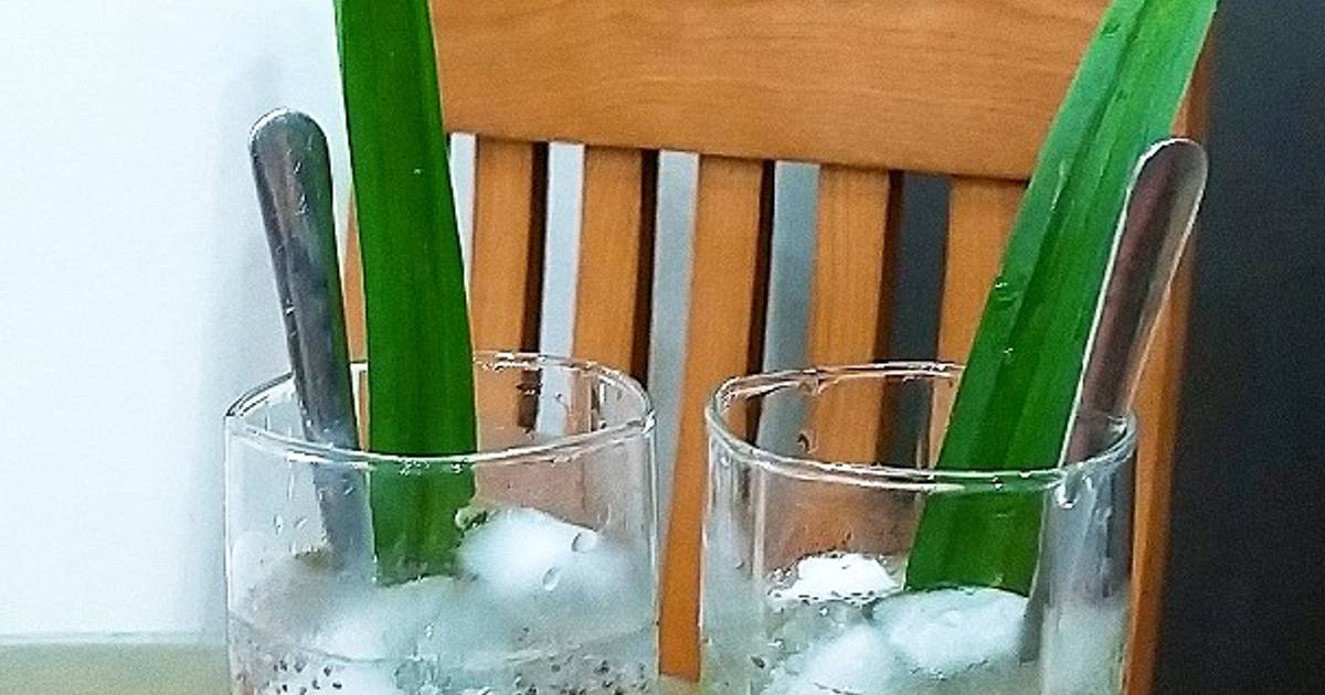 Nước thạch lá dứa, hạt chia