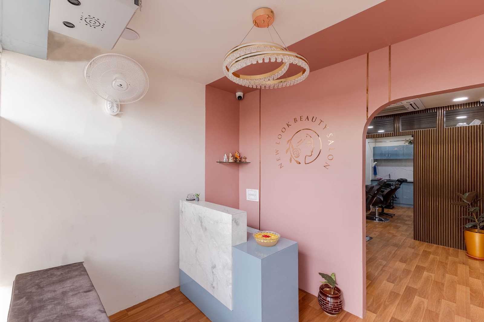 Ladies Saloon