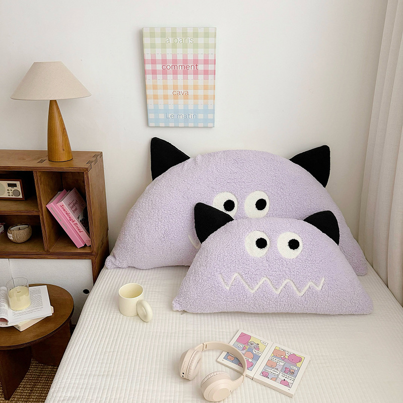 Fleece cuddle pillow, cartoon design