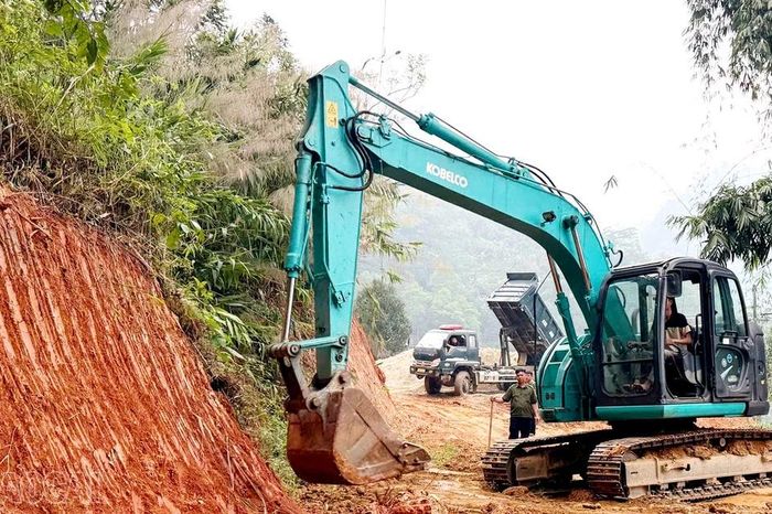 Van Hồ - Suối Chải đường được mở mới từ sự đồng lòng - Báo Lào Cai