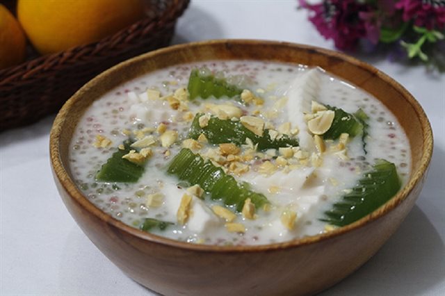 Chè Dừa Non Thạch Lá Dứa Thơm Lừng