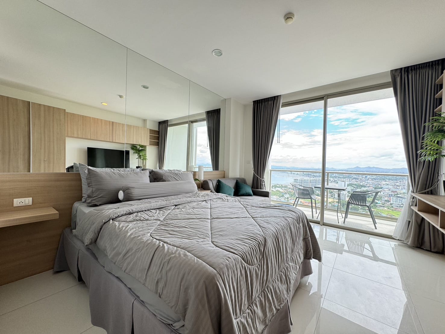 Seven Seas Cote d`Azur - 2 Bed, Floor 2