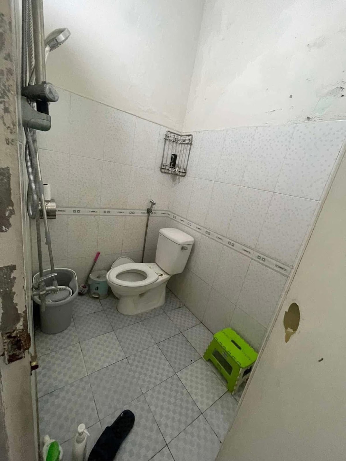 ☘Cho thuê nhà gác đúc kiệt ĐIỆN BIÊN PHỦ gần hầm chui, kiệt vào 2m5 gần đường chính ☘DT đất : 50m  -  DTSD : 75m ☘Công năng : 1pn, 1wc, pk, bếp, sân để xe..... ☘️Nội thất : đầy đủ chỉ việc dọn vào ở 💵Giá thuê : 5tr/tháng (tt 3t cọc 1t) ☎0935922833 5