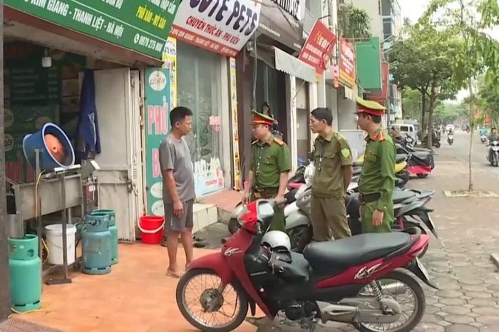Duy trì trật tự đô thị giữ 'phố xanh, đường sạch' - Đài Phát thanh và truyền hình Hà Nội