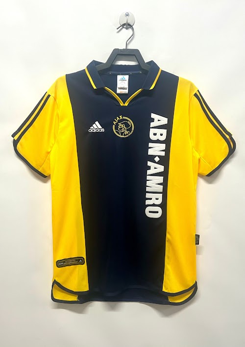 Equipación de visitante del Ajax 2000-01.jpg