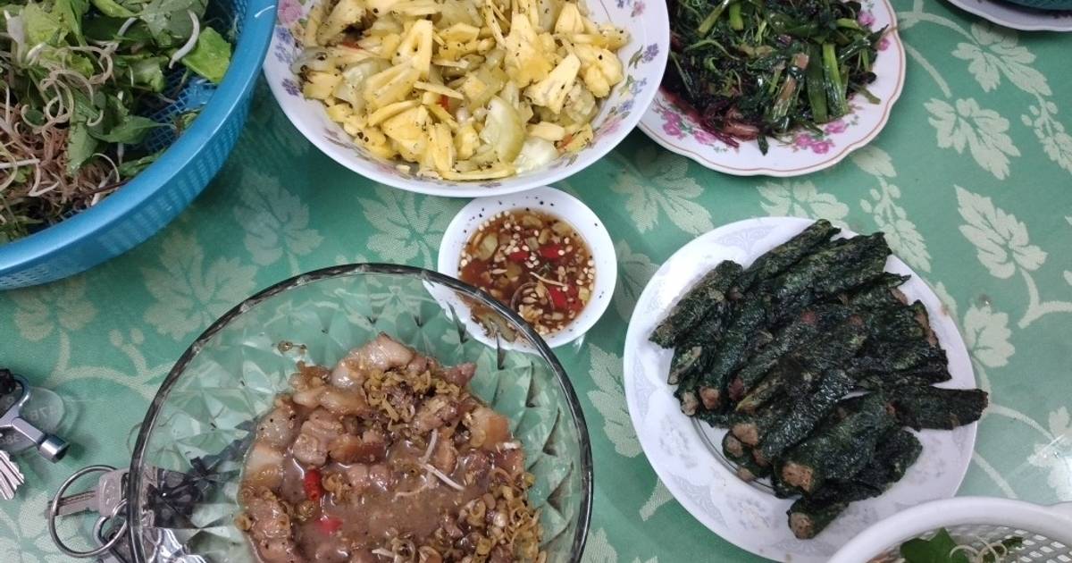 Lại một bữa ăn của anh kỹ sư công trường đây 😆