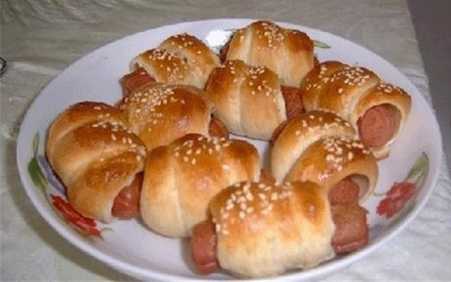 Bánh Mì Xúc Xích Nướng
