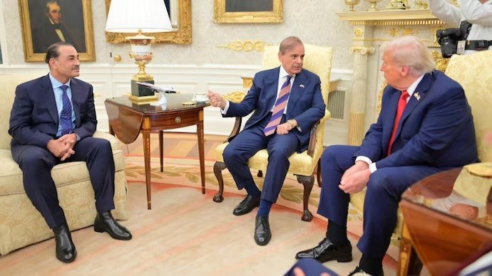 Pakistan Seeks $10 Billion US Currency Backstop Amid Economic Strain