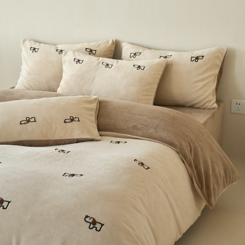 Fluffy bedding set made of milk fiber fleece for children