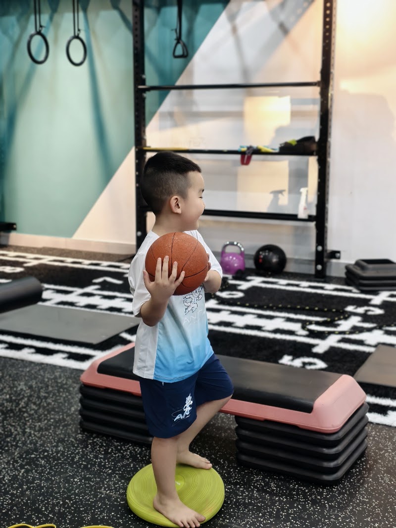 StrongFit Kid - van dong tang tap trung hoc tap