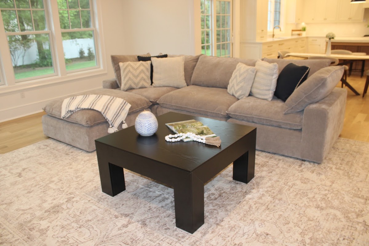 Living/Family Rooms image