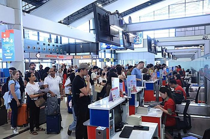 Hàng không phục vụ 1,68 triệu khách dịp lễ, khách quốc tế tăng mạnh - Báo Sức Khỏe &amp; Đời Sống